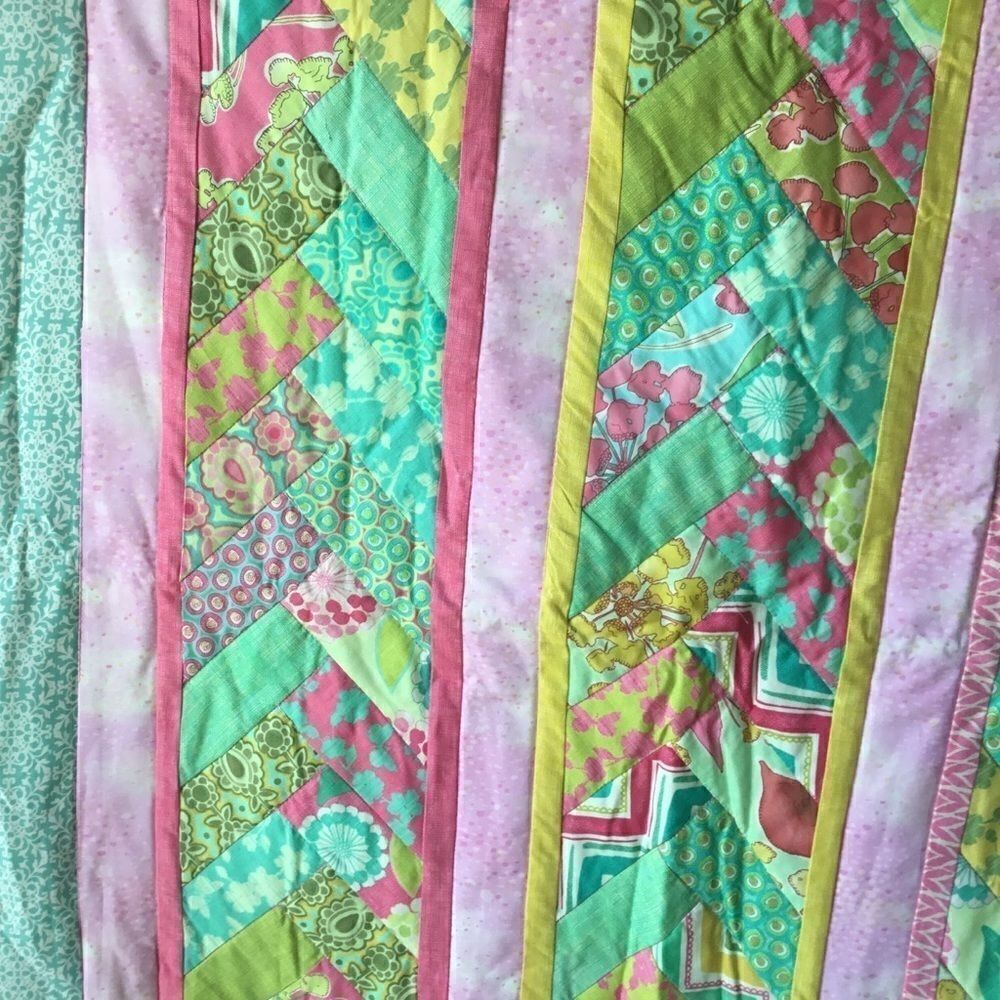 Handmade Quilt. Spring Pinks and Greens Braided - Picture 3 of 16